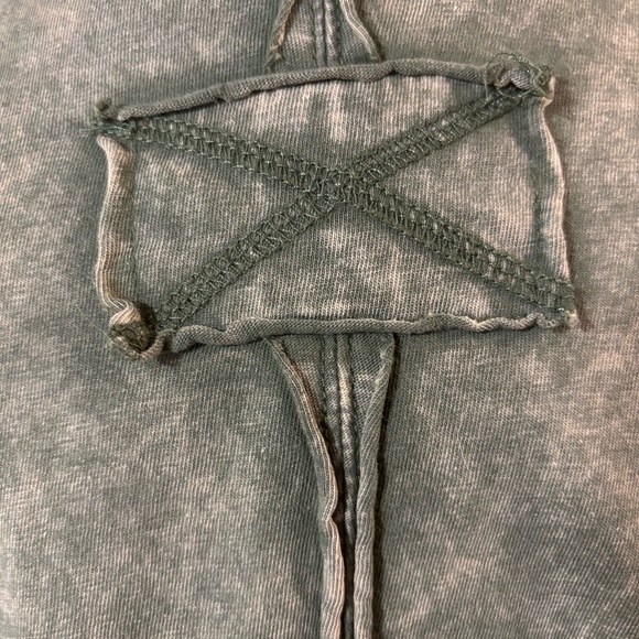 Zenana Size S/M Vintage Sage Top - Picture 4 of 10